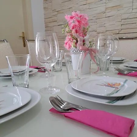 Lejlighed In Split, Near The Old Town, Three Rooms, Balcony, Garage Split