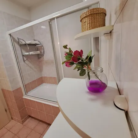 In Split, Near The Old Town, Three Rooms, Balcony, Garage Lejlighed *