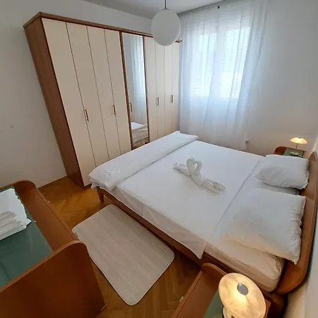 In Split, Near The Old Town, Three Rooms, Balcony, Garage