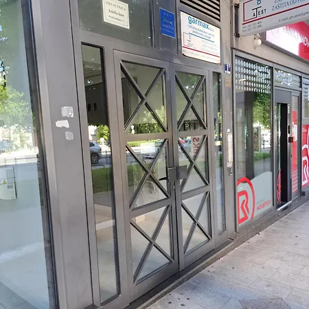 Lejlighed In Split, Near The Old Town, Three Rooms, Balcony, Garage