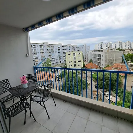 In Split, Near The Old Town, Three Rooms, Balcony, Garage سبليت