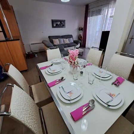 Apartamento In Split, Near The Old Town, Three Rooms, Balcony, Garage