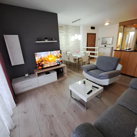In Split, Near The Old Town, Three Rooms, Balcony, Garage Apartment