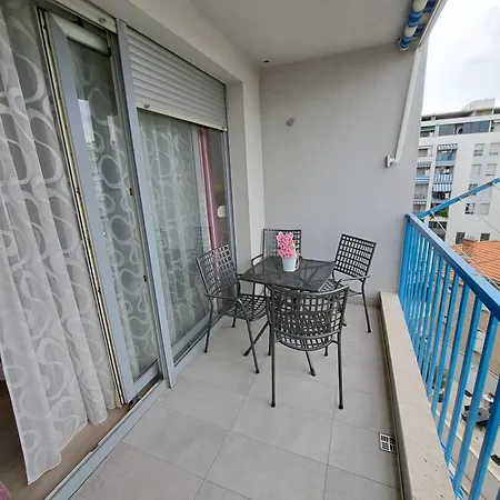 In Split, Near The Old Town, Three Rooms, Balcony, Garage 아파트 *
