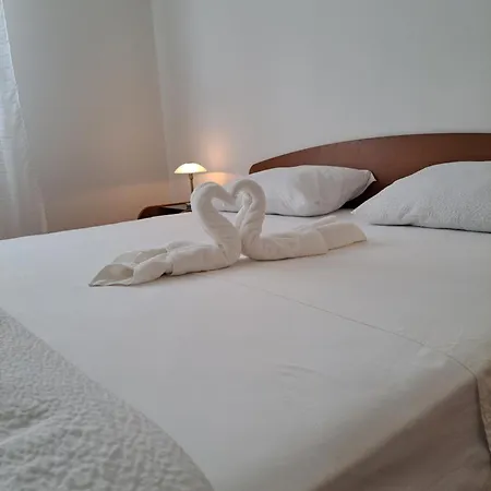 In Split, Near The Old Town, Three Rooms, Balcony, Garage